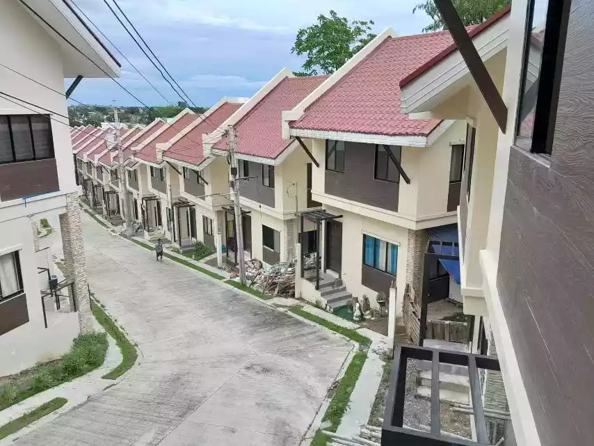 LUANA DOS SUBDIVISION – House and Lot for Sale in Minglanilla, Cebu — Townhouse in Vito, Minglanilla, Cebu — Photo 6