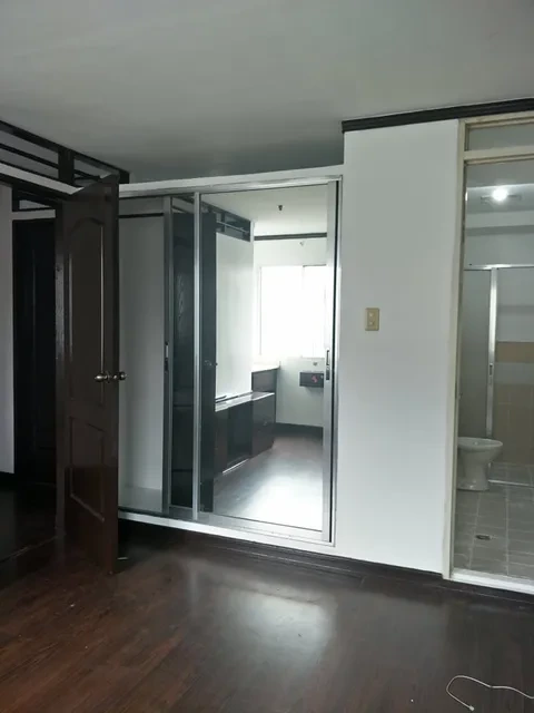 For Sale: 2BR Condo in San Isidro, Paranaque City — 60 sqm, 1 Parking — 2 Bedrooms in Paranaque City, Metro Manila, 1702 — Photo 3
