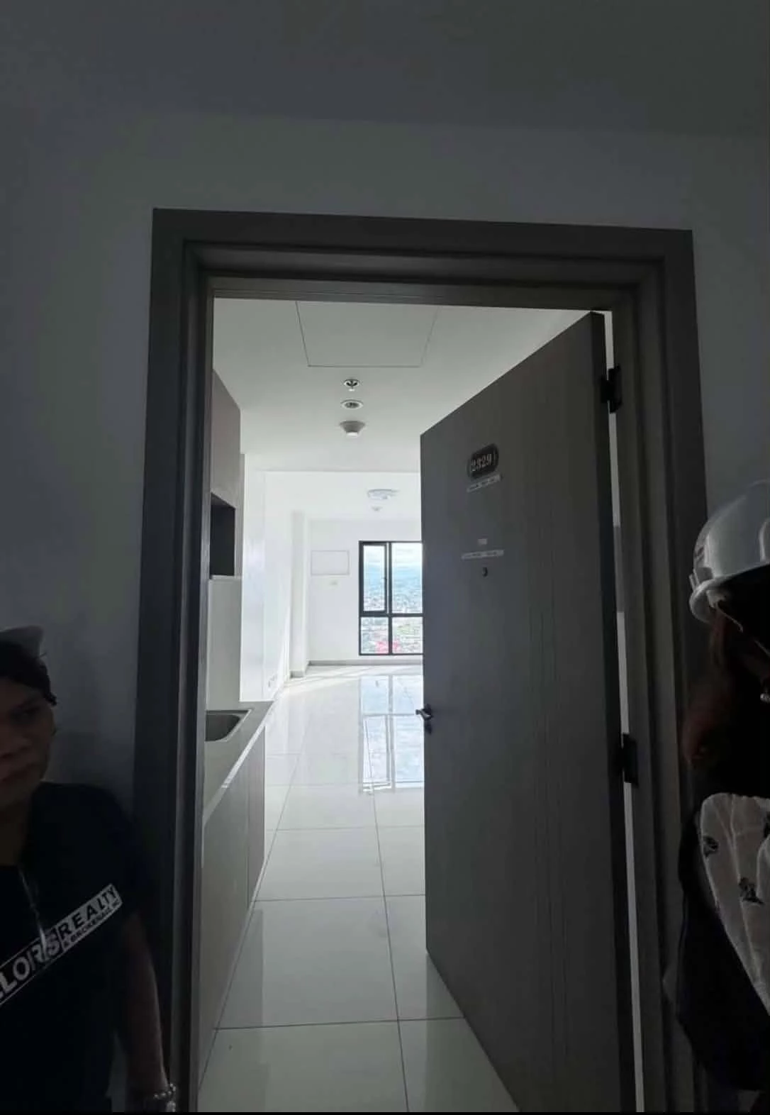 For Rent: Unfurnished Studio Condo in Sambag I, Cebu City — Arc Tower — Studio in Sambag I (Pob.), Cebu City, Cebu — Photo 2
