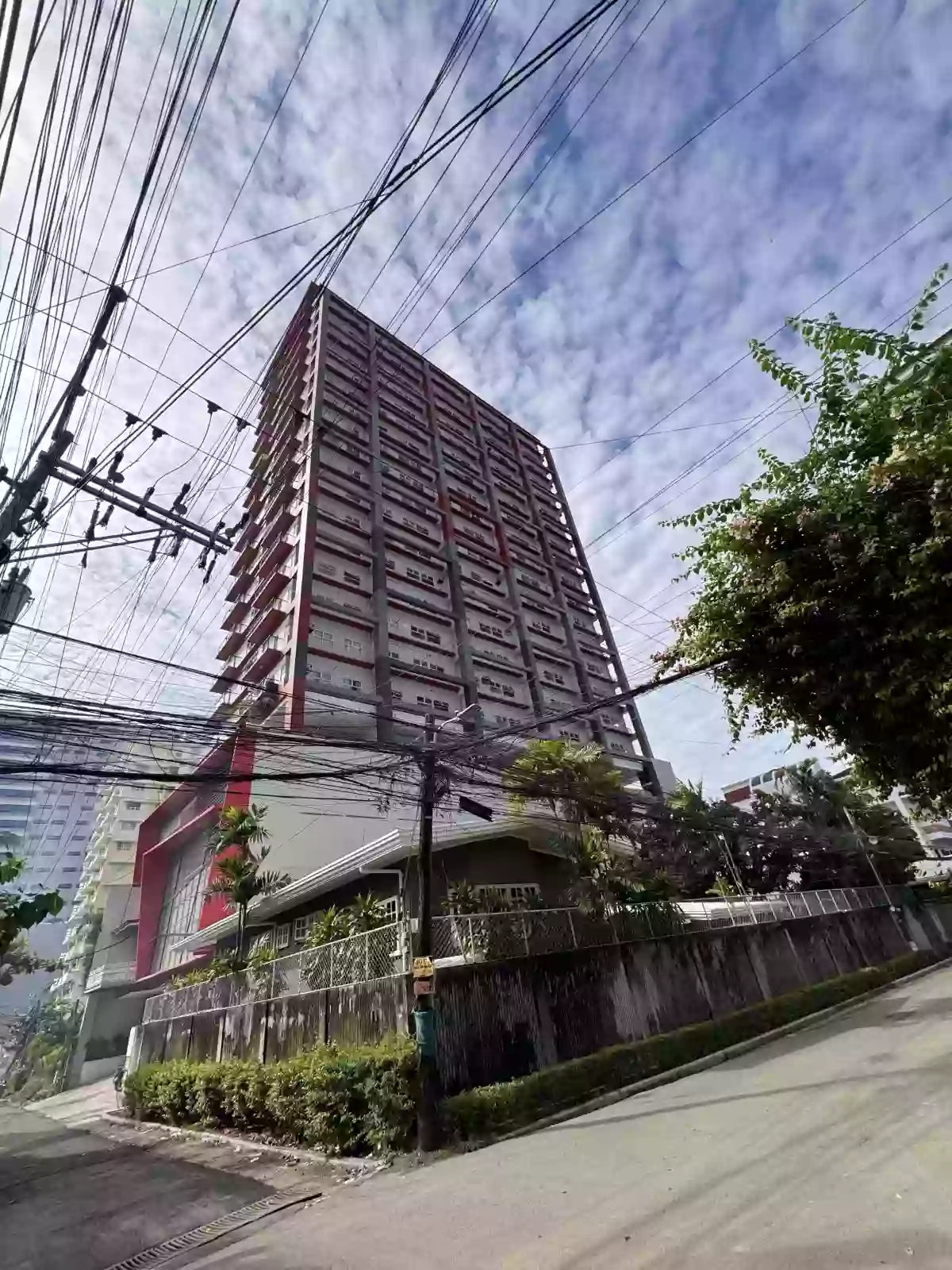 Open photo 13 of 14 — RFO 1-BEDROOM WITH BALCONY FOR ASSUME IN PRIMEWORLD POINTE LAHUG !!!