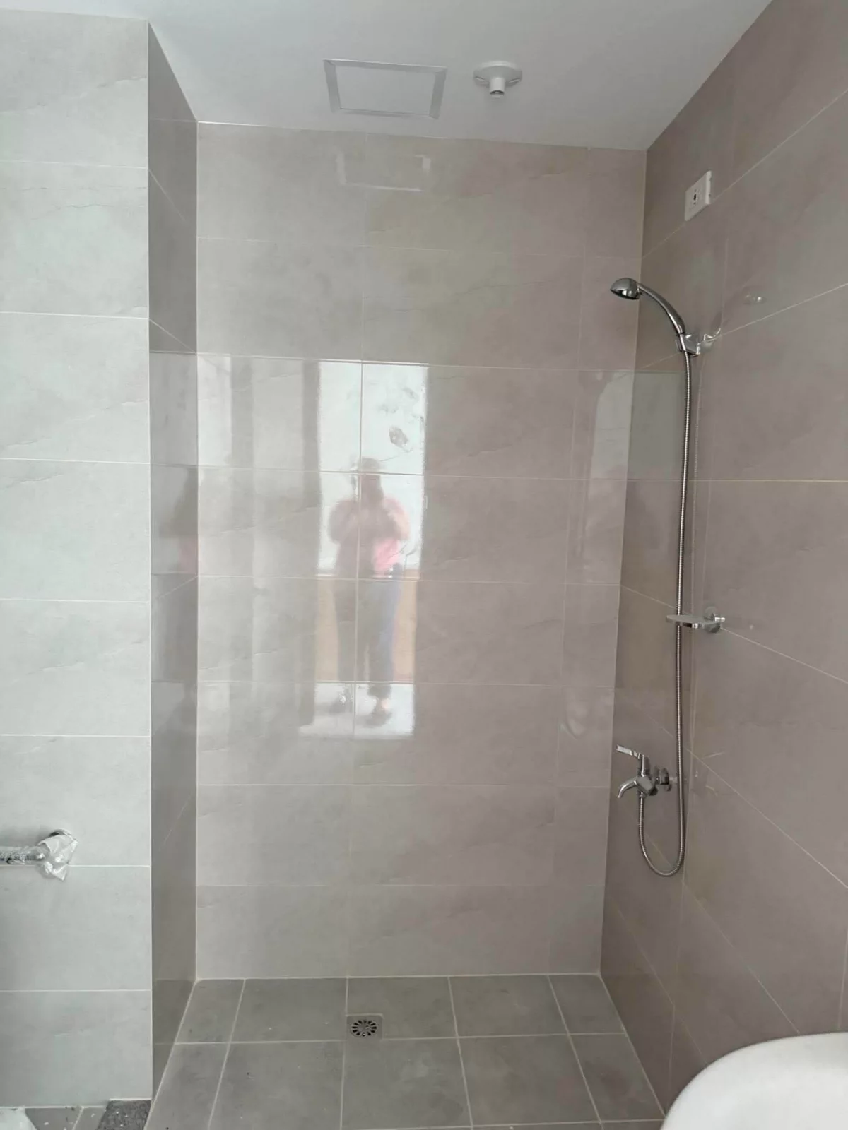 FOR ASSUME STUDIO UNIT IN MIVELA GARDEN RESIDENCES — Studio in Cebu City, Cebu, 6000 — Photo 3