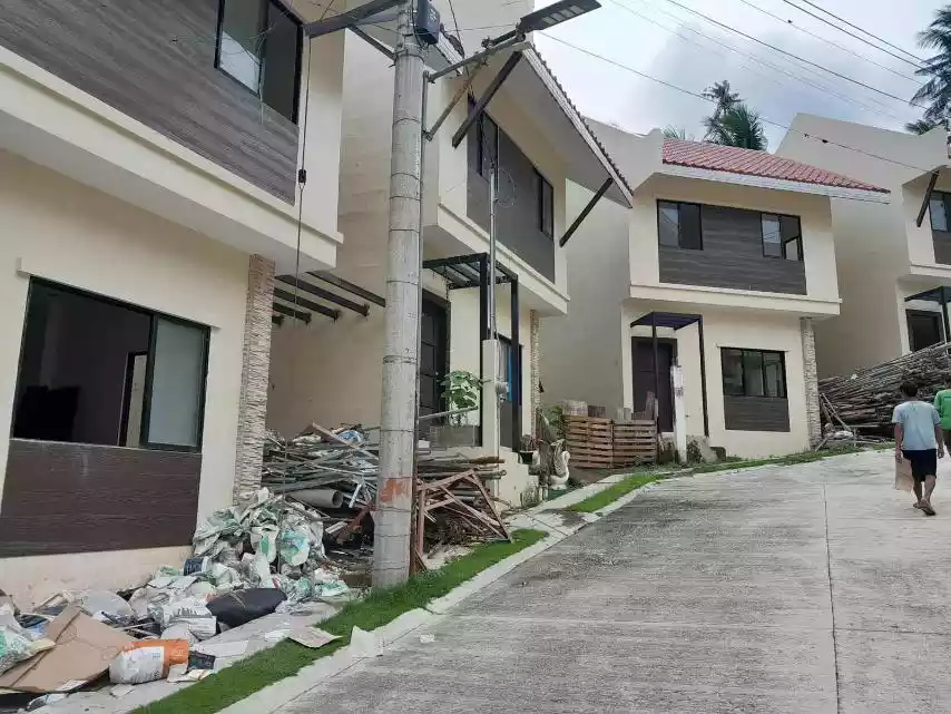 LUANA DOS SUBDIVISION – House and Lot for Sale in Minglanilla, Cebu — Townhouse in Vito, Minglanilla, Cebu — Photo 5