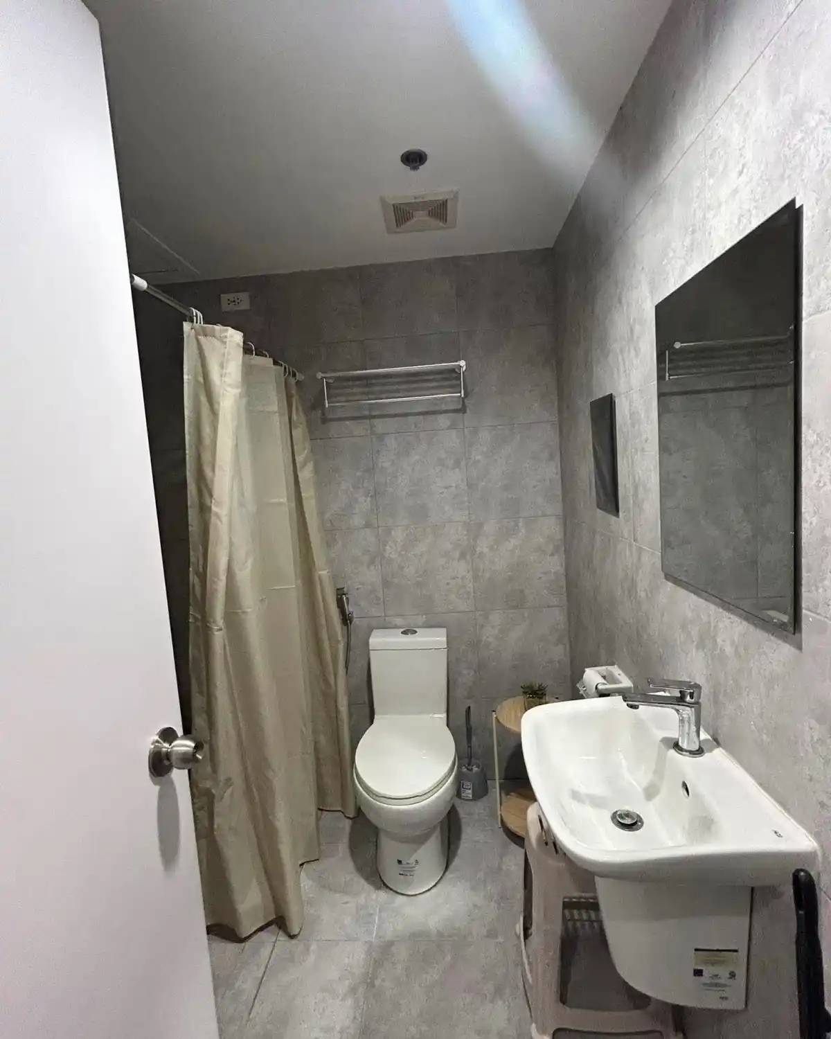 For Rent: Studio Condo Near Cebu City Sports Center, Cebu City — Fully Furnished — Studio in Sambag II (Pob.), Cebu City, Cebu — Photo 3