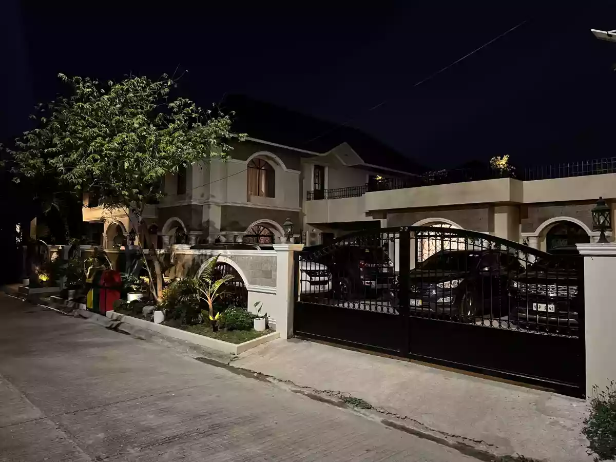 For sale house and lot in Imus, Cavite, 5 bedrooms with 8 car slots — House and Lot in Anabu I-D, Imus, Cavite — Photo 4