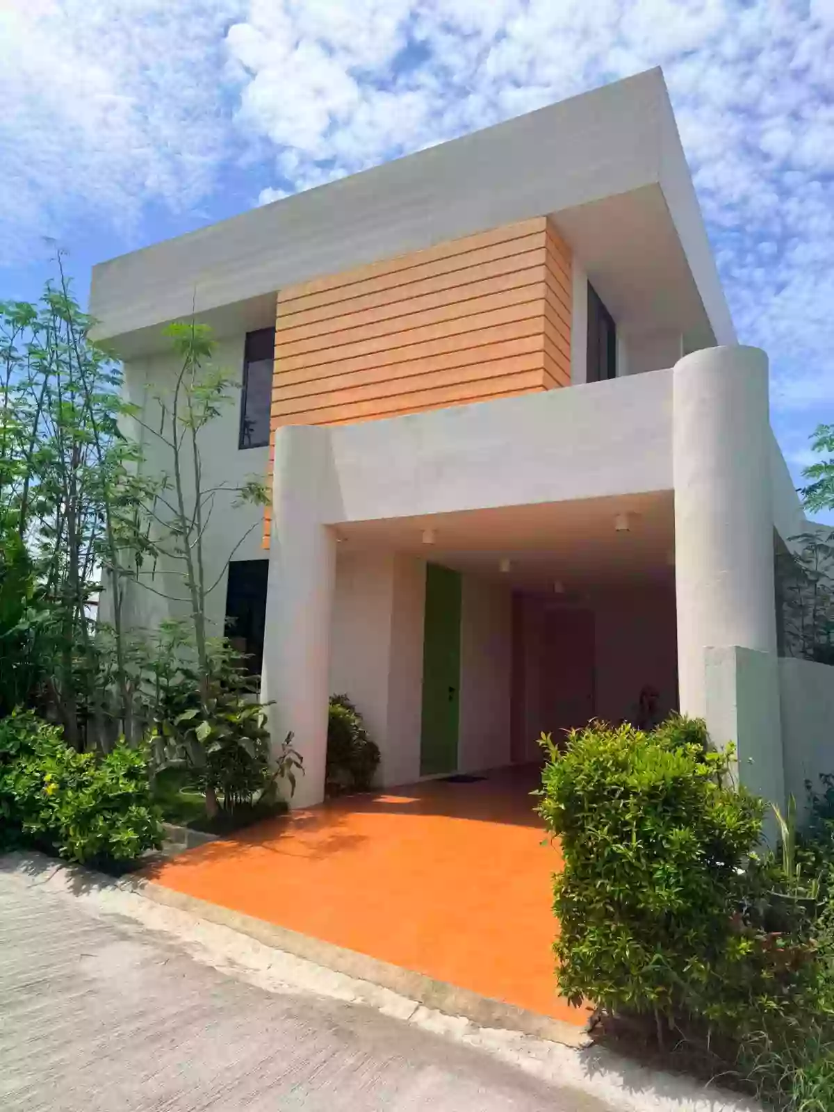 Rush Sale | Brand New Fully Furnished Single-Detached House with Swimming Pool in Cordova, Cebu — House and Lot in Cordova, Cebu, 6017 — Photo 2