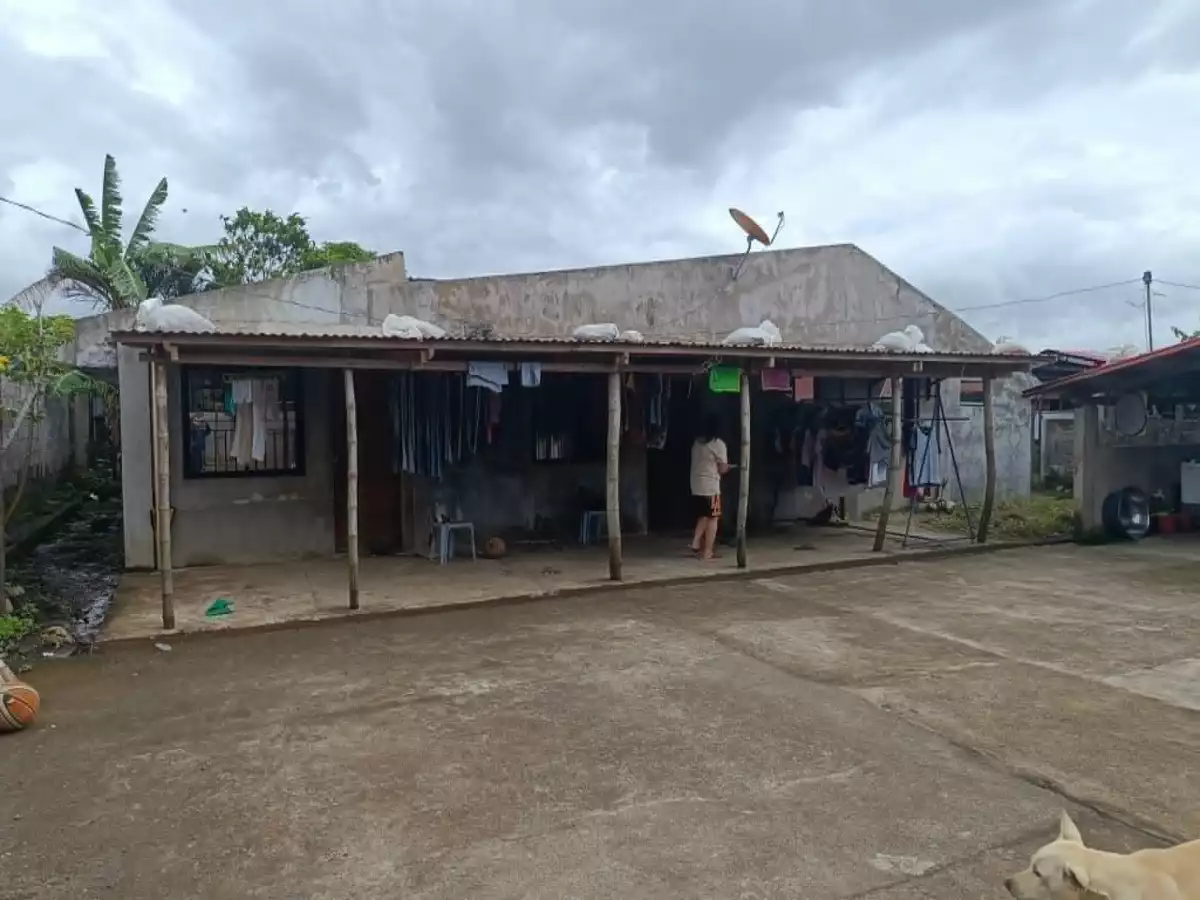 🏡 HOUSE AND LOT FOR SALE 🏡  📍 Zone 3, San Antonio, Milaor, Camarines Sur 📐 Lot Area: 904 Square Meters 🏠 Floor Area: 200 Square Meters — House and Lot in San Antonio, Milaor, Camarines Sur — Photo 2