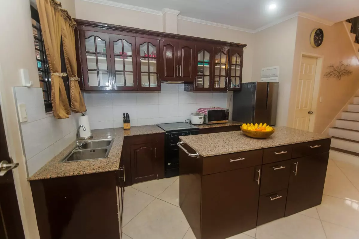beautiful 5bedroom house — House and Lot in Tungkop, Minglanilla, Cebu — Photo 6