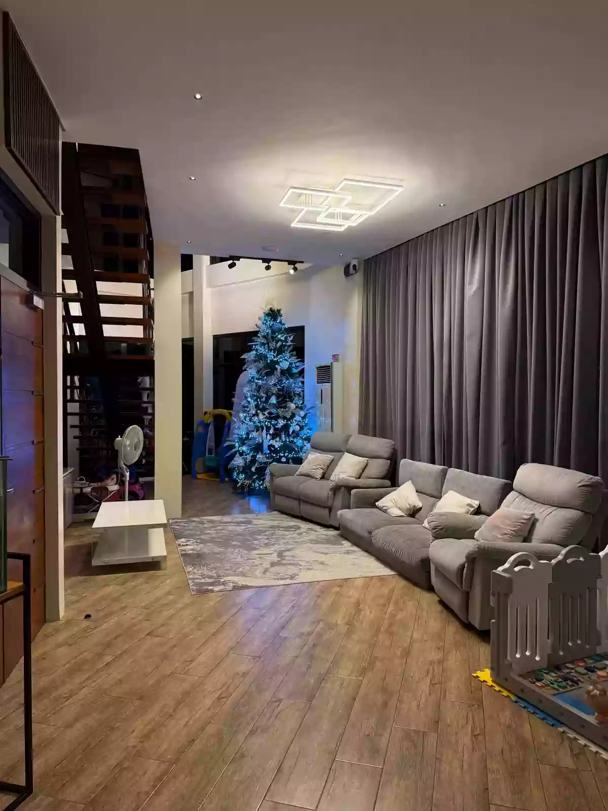 Open photo 14 of 19 — For Sale 5BR House and Lot in Marigondon, Lapu-lapu City — 300 sqm