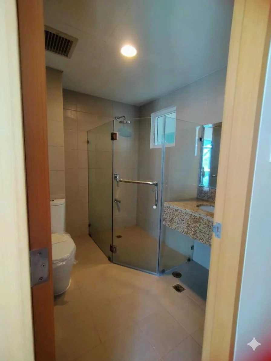 CONDO FOR SALE: 3BR | CLEAN TITLE — 3 Bedrooms in Taguig City, Metro Manila, 1634 — Photo 2