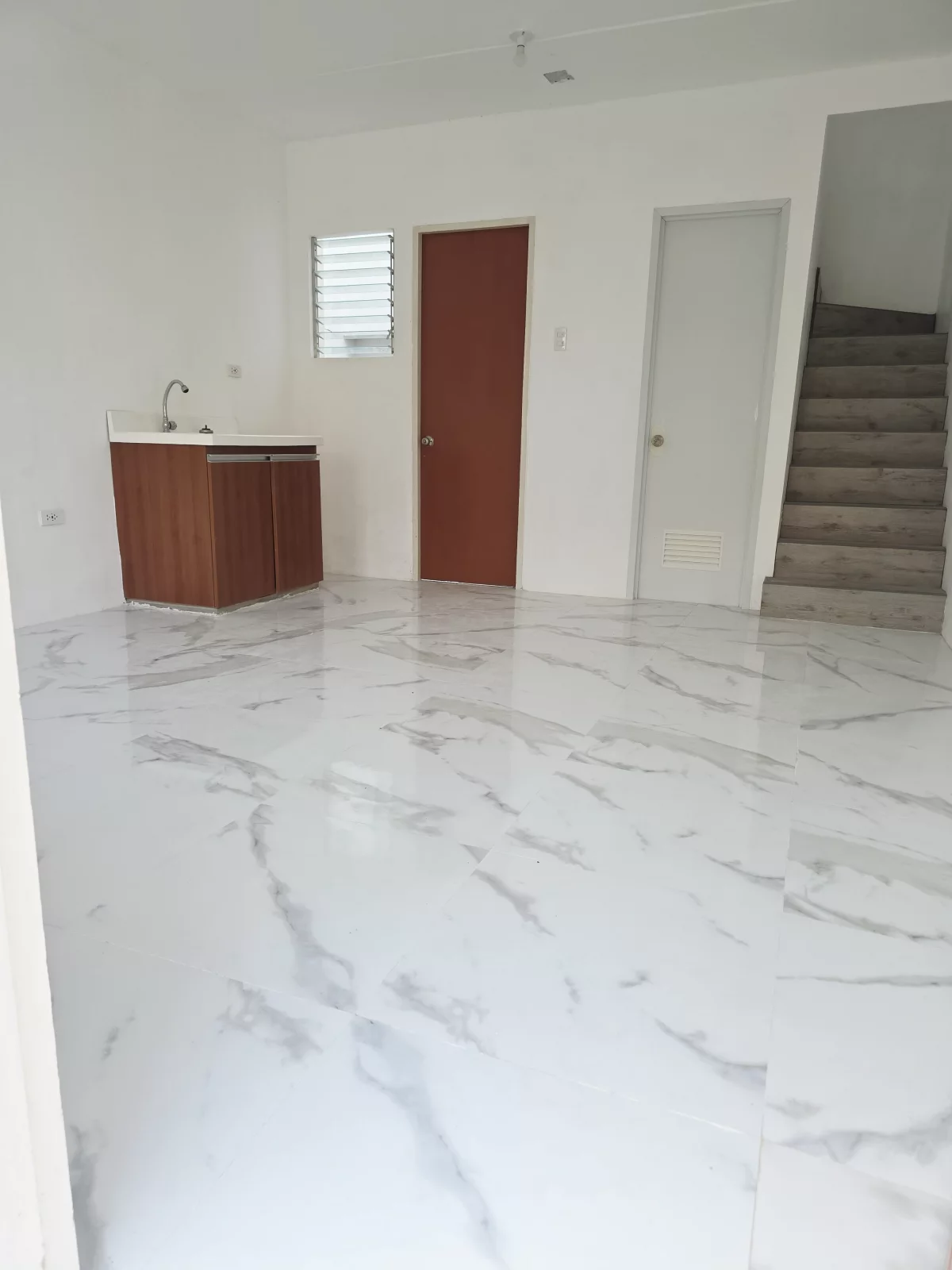 2BR House for Rent Near Isugan Elementary School, Bacung — 24-Hour Security — Townhouse in Isugan, Bacung, Negros Oriental — Photo 2