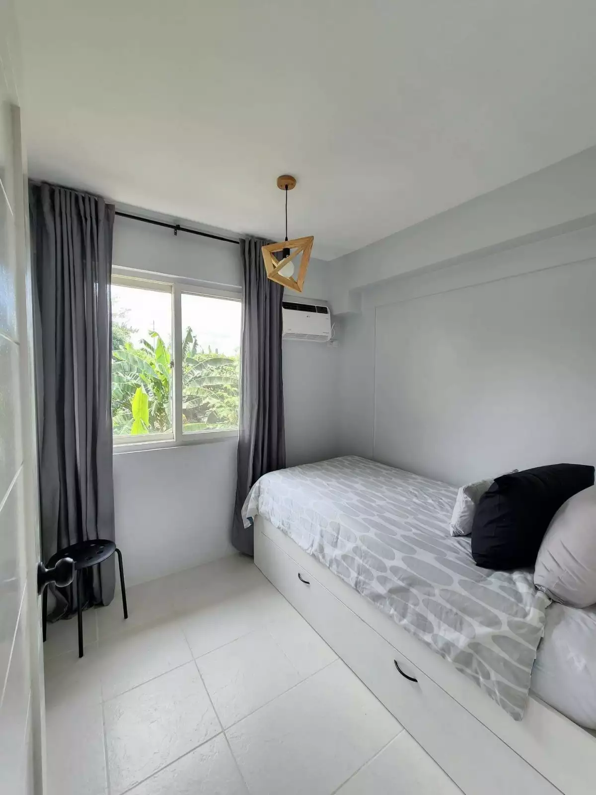 For Sale: 2BR Condo in Fort Bonifacio, Taguig City — 36 sqm — 2 Bedrooms in Taguig City, Metro Manila, 1634 — Photo 3