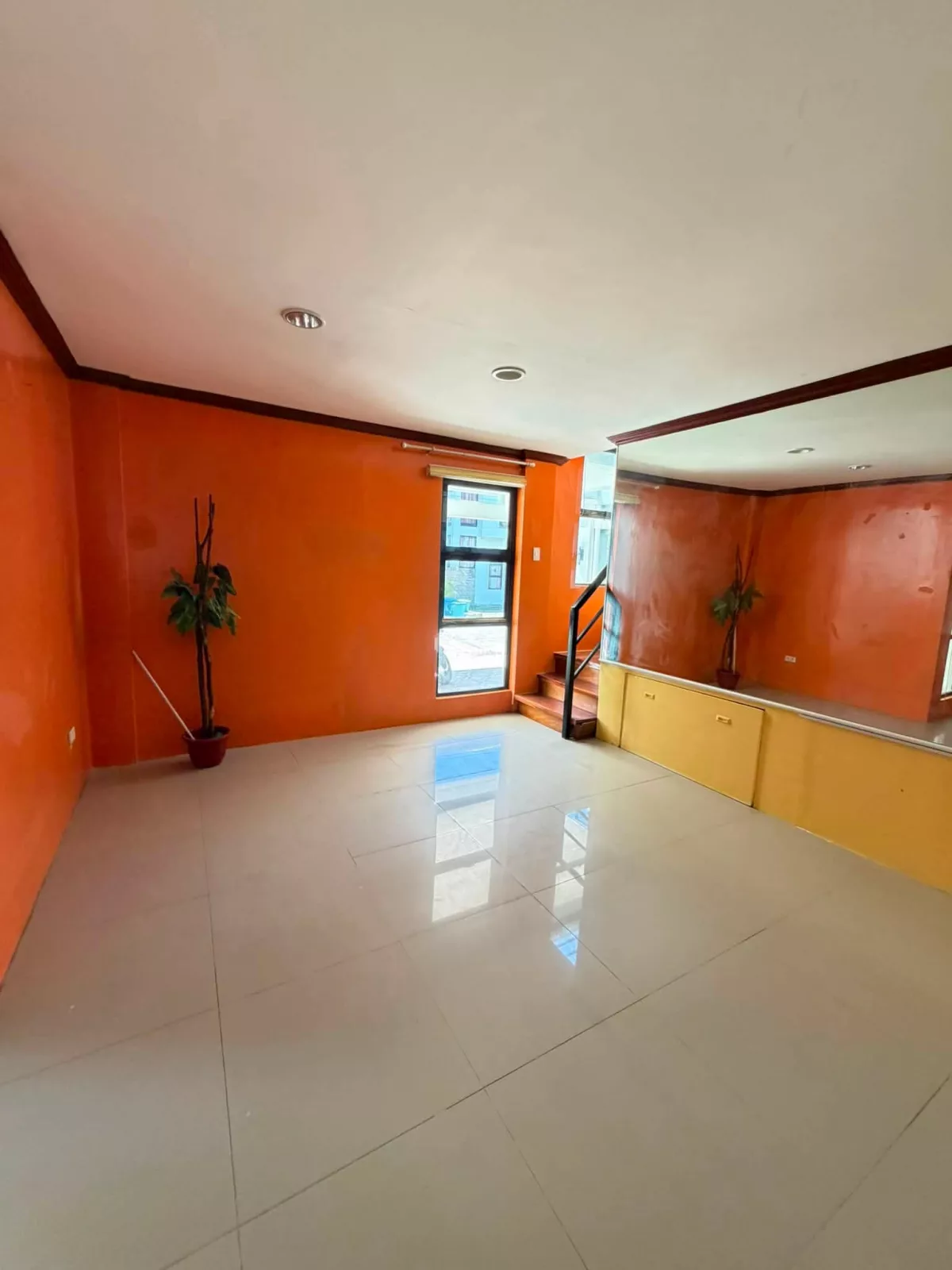MINGLANILLA HOUSE FOR SALE - VIZKAYA SUBDIVISION — House and Lot in Minglanilla, Cebu, 6046 — Photo 3