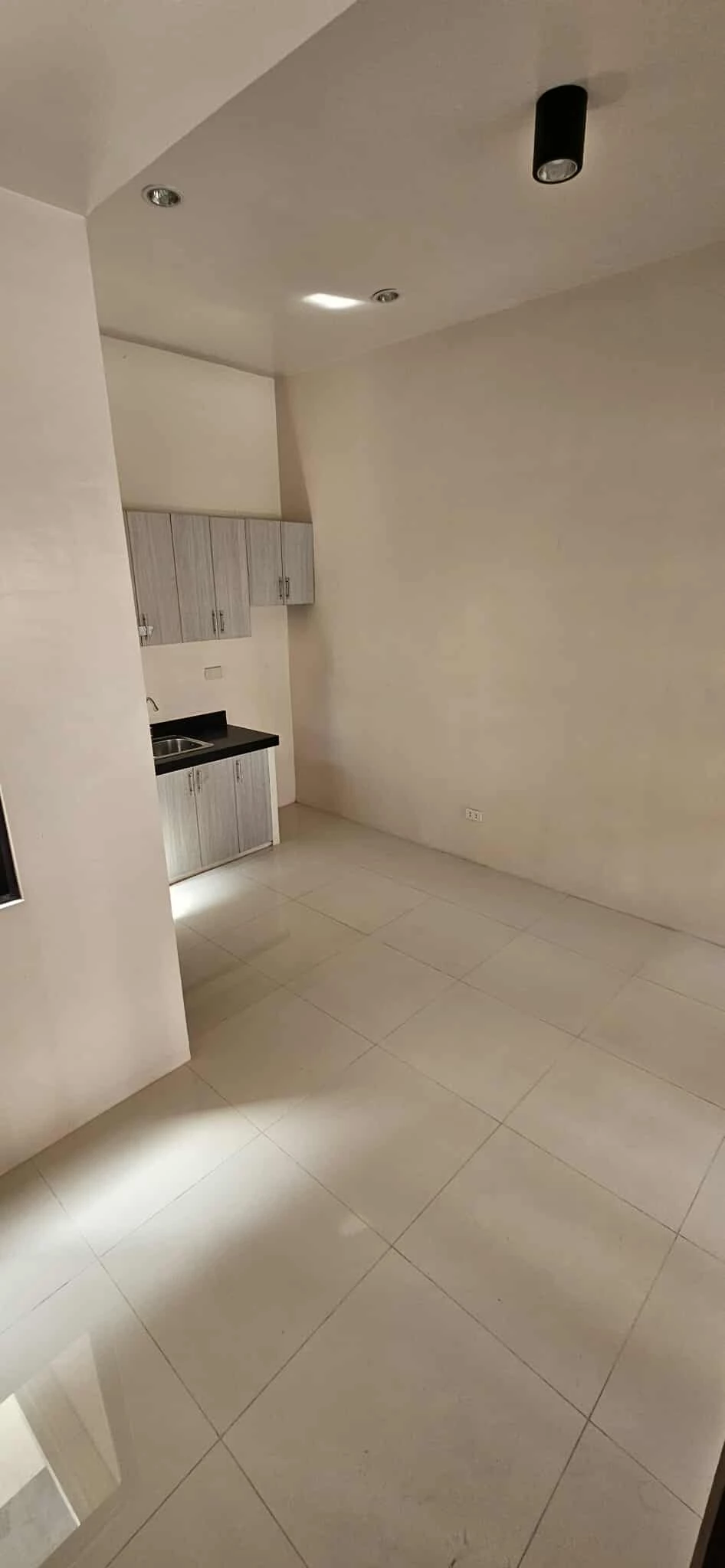 FOR ASSUME: NEW & UNOCCUPIED TOWNHOUSE IN LAPU LAPU CITY — Townhouse in Lapu-lapu City, Cebu, 6015 — Photo 3
