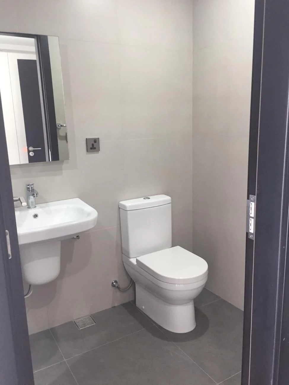FOR SALE: 1BR Condo in Barangay 19-B (Pob.), Davao City — 45 sqm — 1 Bedroom in Barangay 19-B (Pob.), Davao City, Davao del Sur — Photo 5
