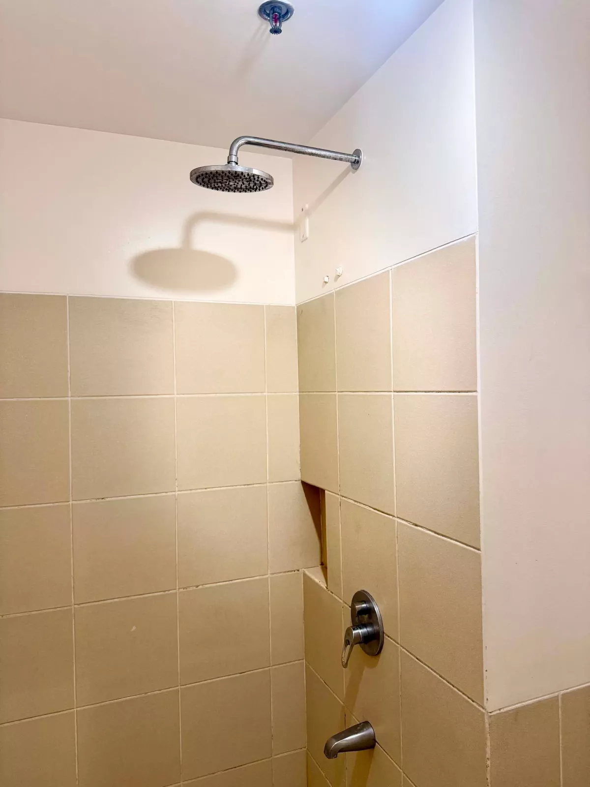 FOR RENT: Pet-Friendly Bare 1BR in Infina Towers, Cubao, QC — 1 Bedroom in Marilag, Quezon City, Metro Manila — Photo 3
