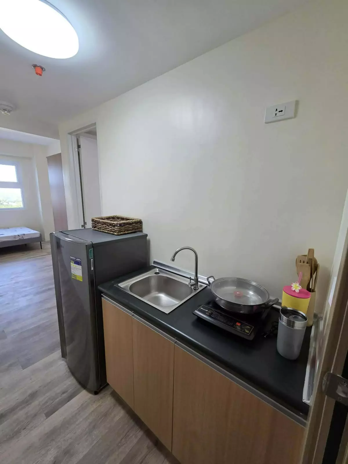 CONDO FOR RENT NEAR BEACHES — Studio in Punta Engaño, Lapu-lapu City, Cebu — Photo 3