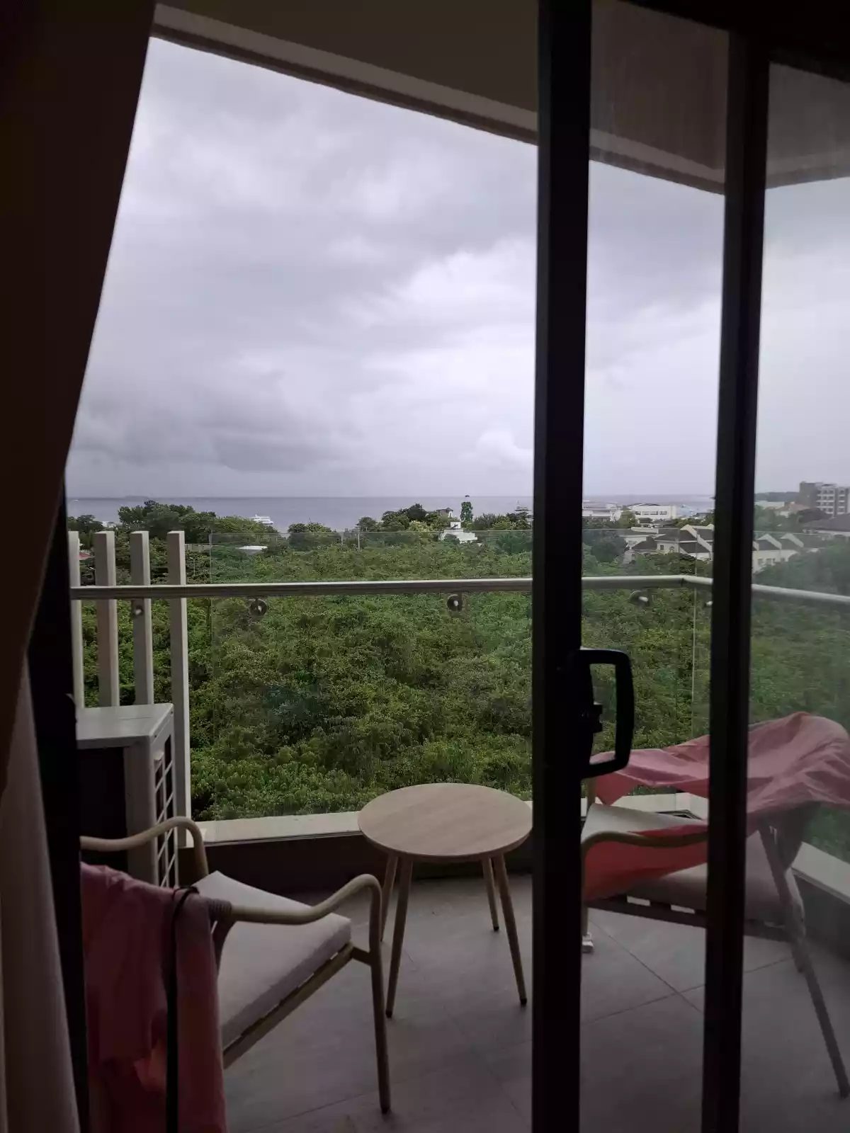 LAPULAPU CONDO FOR RENT WITH BALCONY — Studio in Maribago, Mactan Island, Lapu-lapu — Photo 6