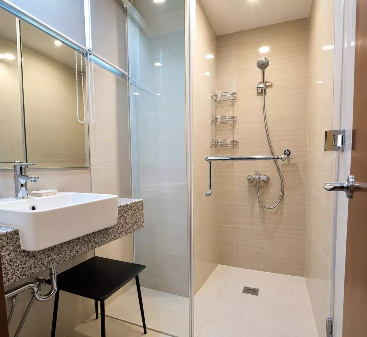 SPACIOUS & ELEGANT 2 BEDROOM CONDO UNIT FOR SALE AT FLORENCE BGC — 2 Bedrooms in Fort Bonifacio, Taguig City, Metro Manila — Photo 3