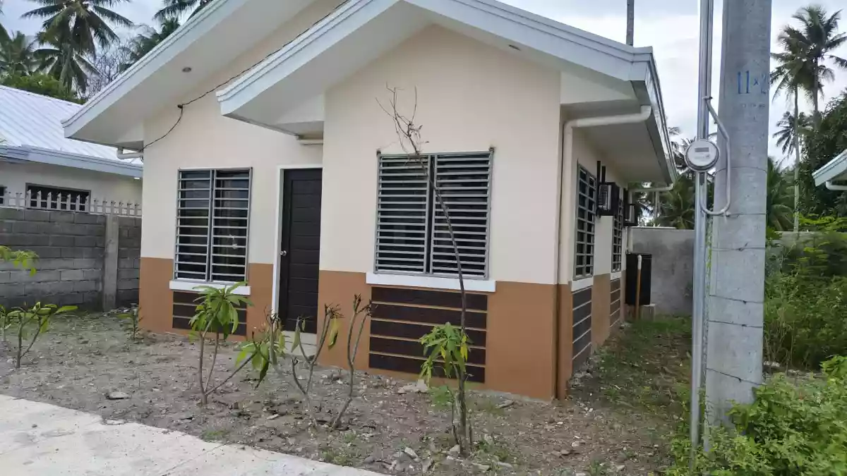 2 Bedrooms House and Lot for Rent
