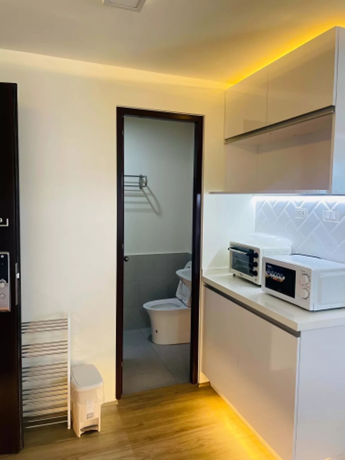 Open photo 13 of 17 — 1-BEDROOM FULLY FURNISHED FOR SALE near IT Park (THE MEDIAN)