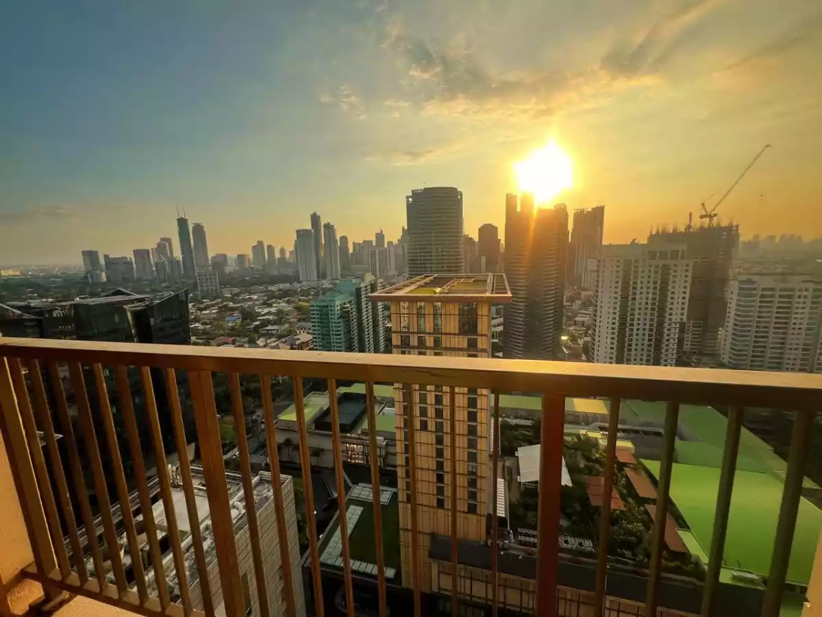 Semi-Furnished 2-BR Unit for Sale | Joya South Tower — 2 Bedrooms in Poblacion, Makati City, Metro Manila — Photo 5