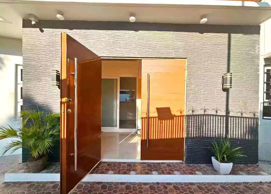 Rush Sale — House and Lot in Paranaque City, Metro Manila, 1702 — Photo 5