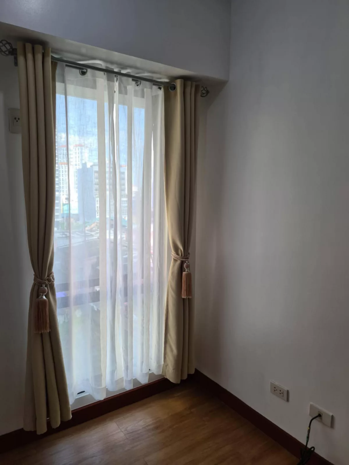 Open photo 15 of 19 — Rush Sale: Flair Tower South