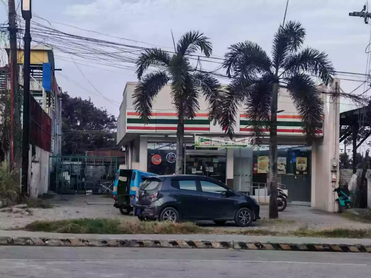 Commercial Building with passive income — Building in Labangal, General Santos City, South Cotabato — Photo 7