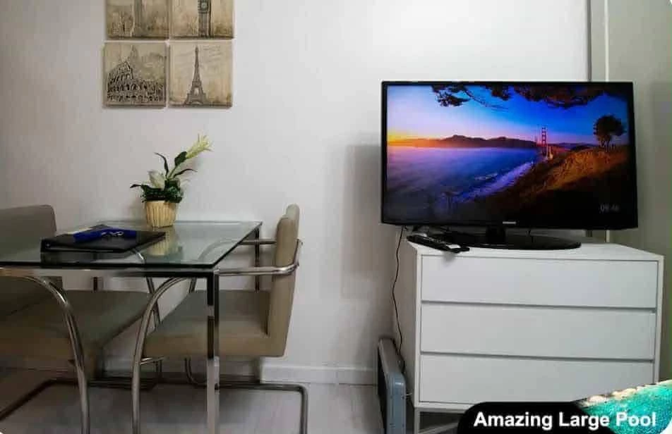 For Sale: 3BR Condo in Poblacion, Makati City — 140 sqm — 3 Bedrooms in Poblacion, Makati City, Metro Manila — Photo 5