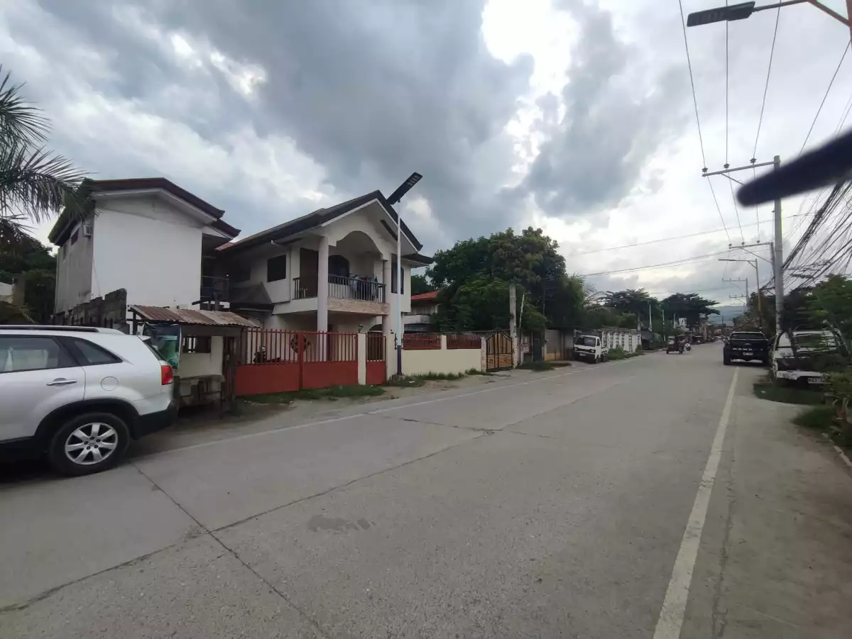 Open photo 11 of 12 — For Sale: 4BR House and Lot with Apartment in Calajo-an, Minglanilla — 225 sqm