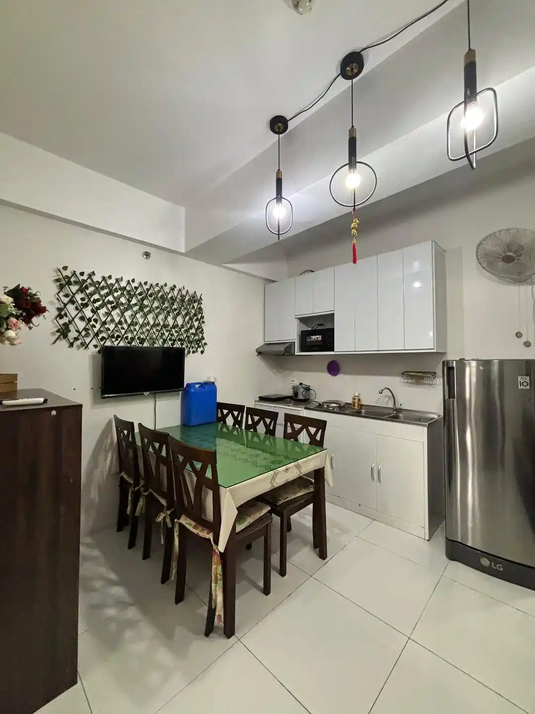 2 BR WITH BALCONY CONDO FOR RENT!