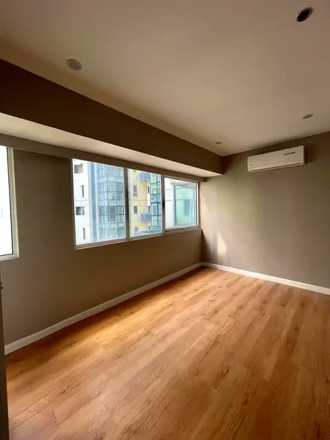 For Sale: 3BR Condo in Fort Bonifacio, Taguig City — 90 sqm — 3 Bedrooms in Taguig City, Metro Manila, 1634 — Photo 3
