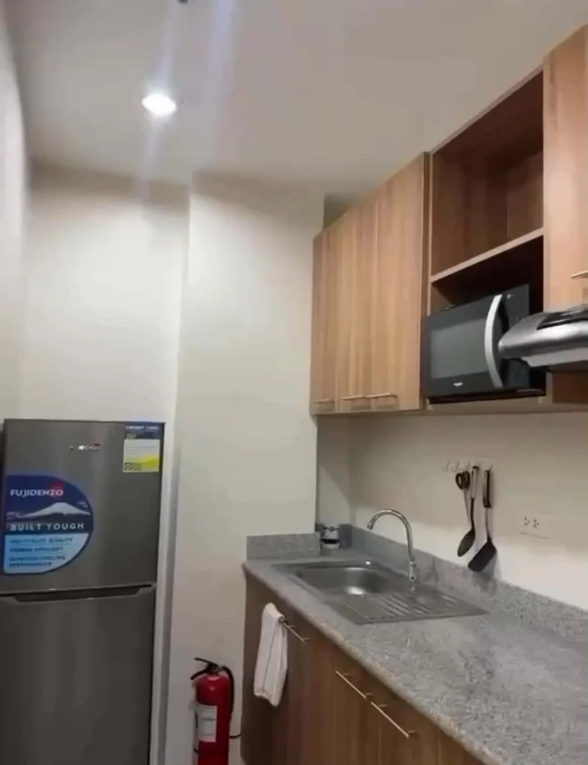 For Assume: SEMI FURNISHED 1 BEDROOM UNIT AT THE MIDPOINT — 1 Bedroom in A.S. Fortuna St., Banilad — Photo 4