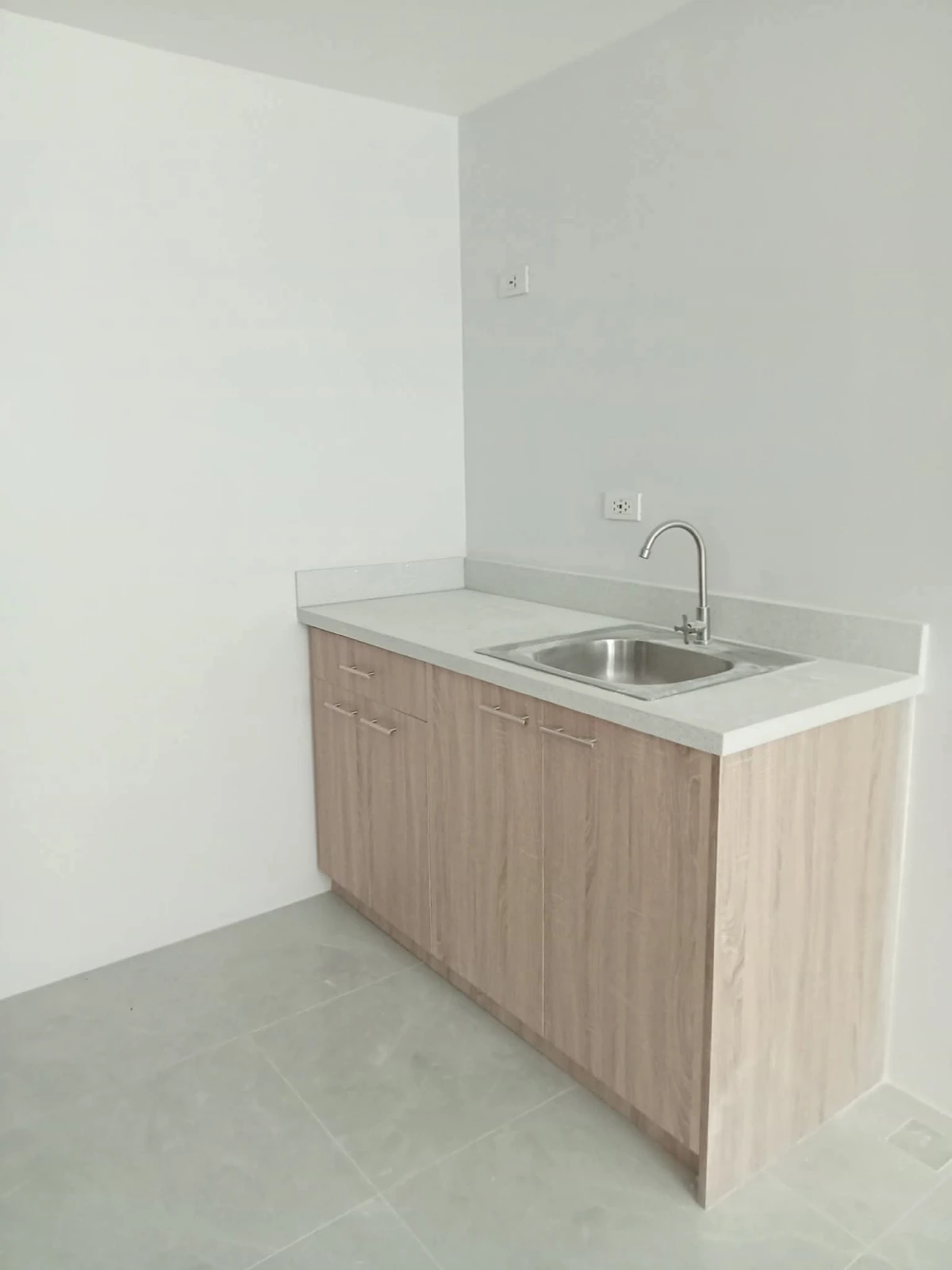 Foreclosure: Studio Condo in Alang-alang, Mandaue City — 24.44 sqm — Studio in Alang-alang, Mandaue City, Cebu — Photo 2