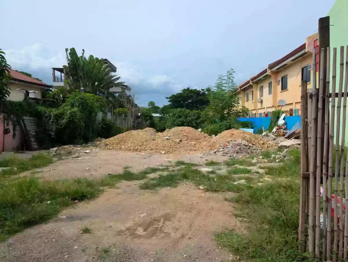 1,330 Sqm. Lot FOR SALE For ₱26.6M ONLY! Maribago, Lapulapu City, Cebu (15-20 minutes walk to JPark & Bluewater) — Residential Lot in Maribago, Lapu-lapu City, Cebu — Photo 2