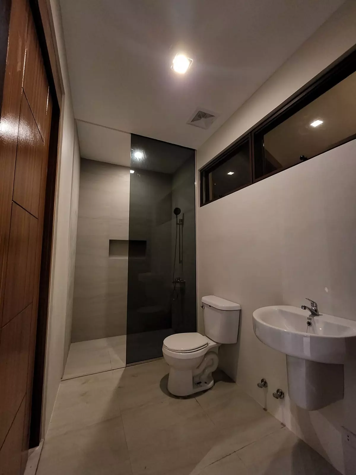 FOR SALE BEACH HOUSE IN DANAO CITY — Beach House / Resort in Danao City, Cebu, 6004 — Photo 4