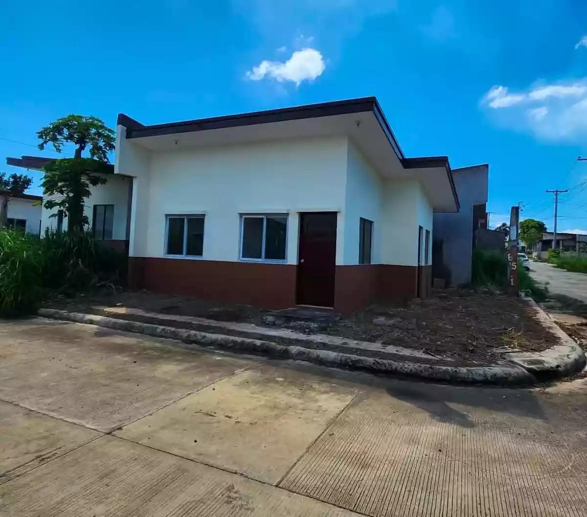 🏡 FOR ASSUME | HOUSE & LOT FOR SALE 🏡  📍 Golden Palm Subdivision, Brgy. Estefania, Bacolod City — House and Lot in Estefania, Bacolod City, Negros Occidental — Photo 2
