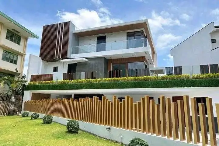 Open photo 12 of 12 — For Sale: 6BR House and Lot in Bulacao, Talisay City — 769 sqm