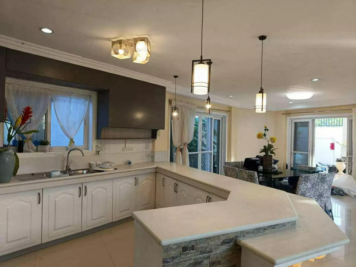 For Sale: 6BR House and Lot in Mactan, Lapu-lapu City — 860 sqm — House and Lot in Lapu-lapu City, Cebu, 6015 — Photo 6