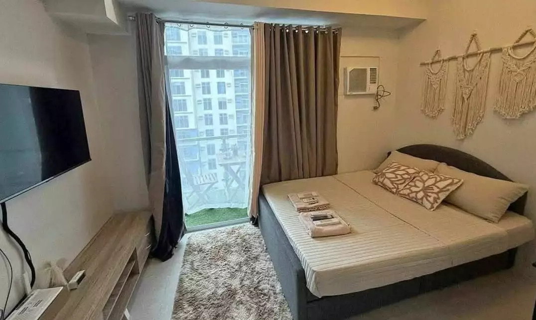 STUDIO UNIT WITH BALCONY FOR RENT IN MIVELA GARDEN RESIDENCES