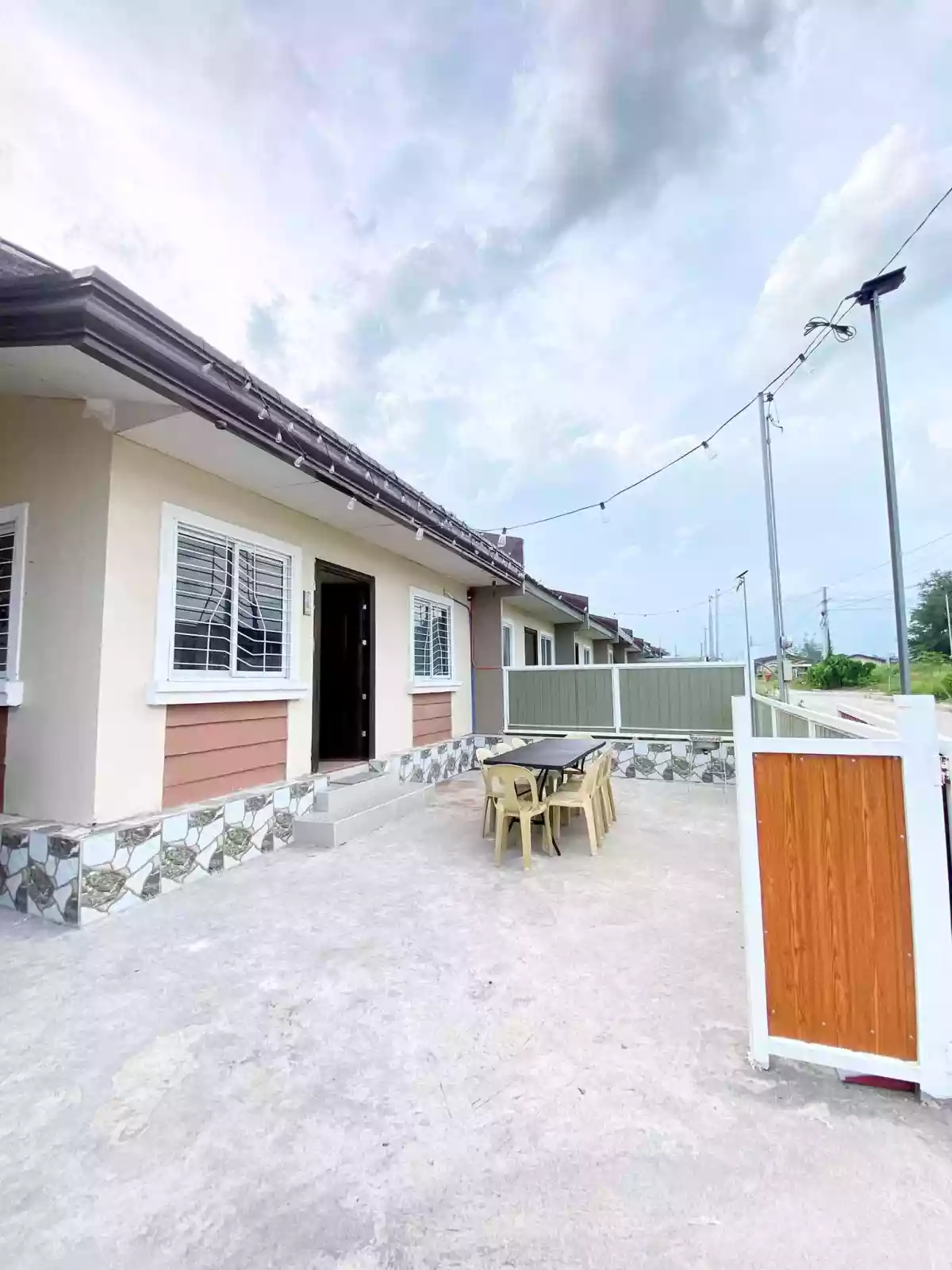 For Assume: ASSUME THIS HOUSE AT ACACIA RESIDENCIA LABANGAL GENSAN (negotiable)