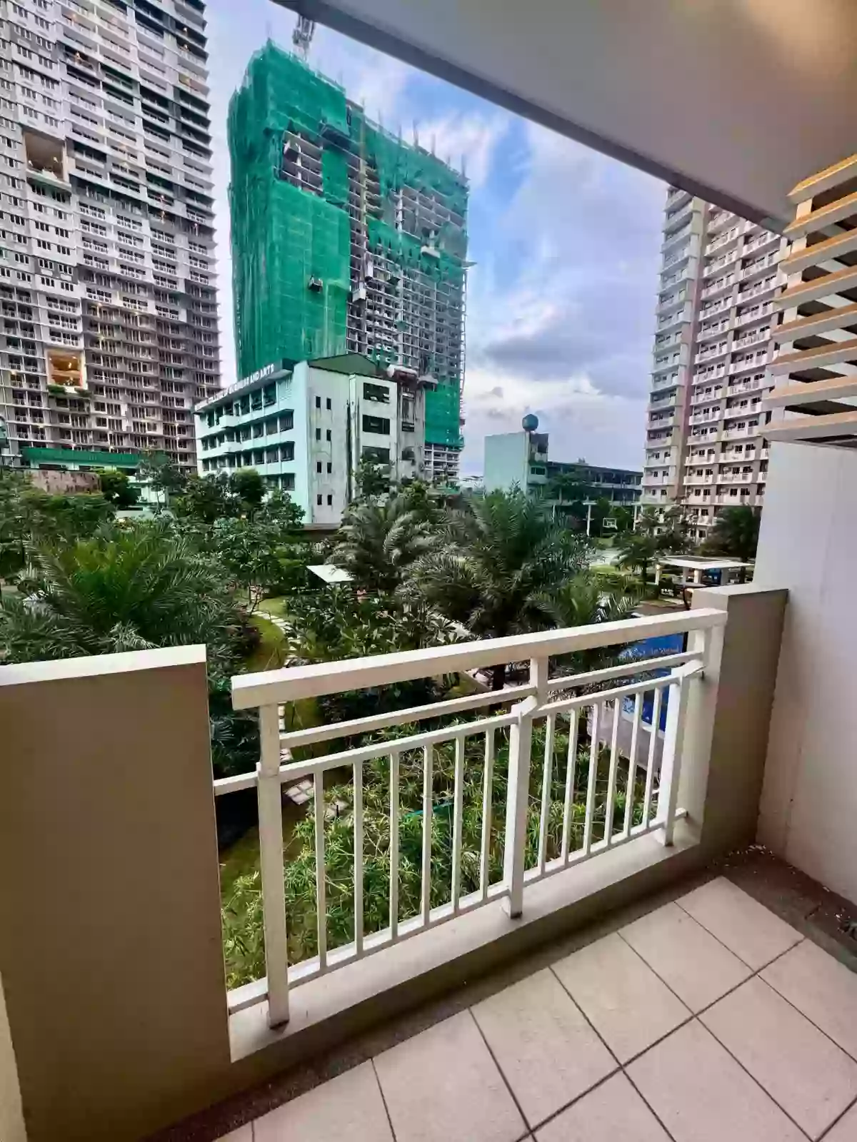 FOR RENT: Pet-Friendly Bare 1BR in Infina Towers, Cubao, QC — 1 Bedroom in Marilag, Quezon City, Metro Manila — Photo 2