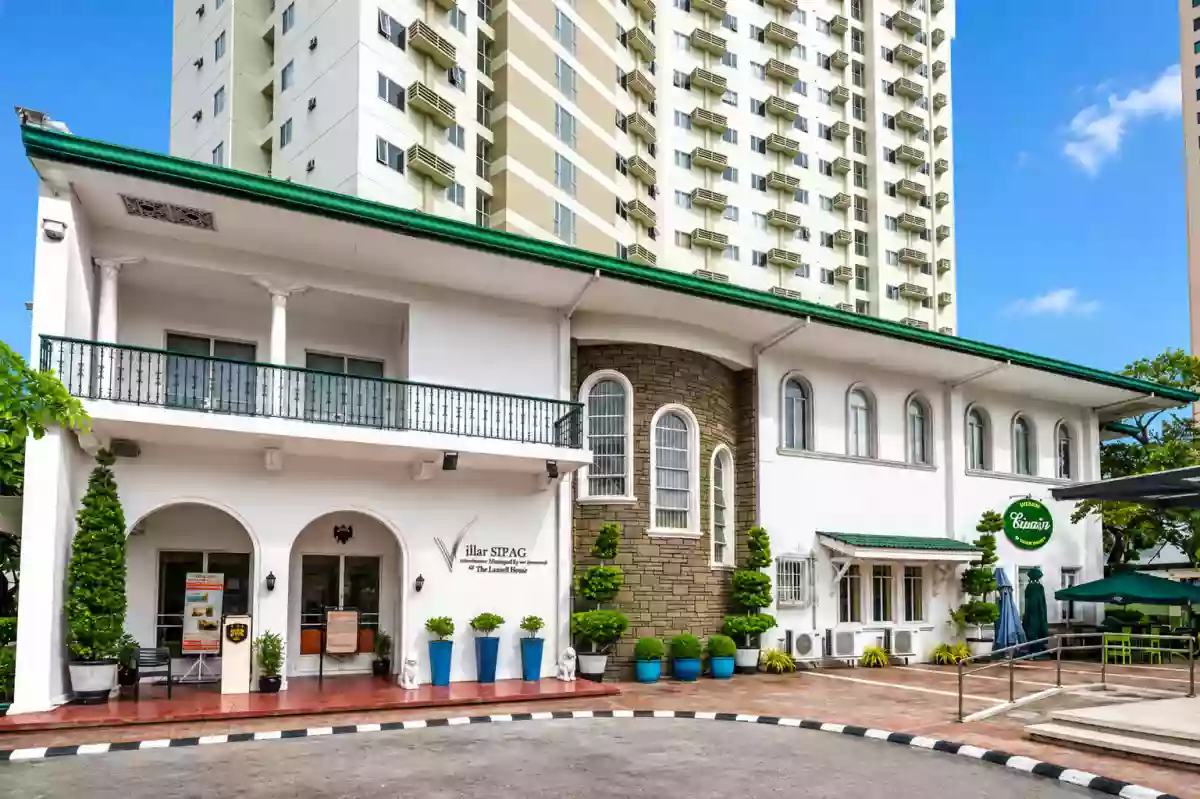 2-Bedroom Condo facing Wack Wack Golf Course (50.4 sqm) – Mandaluyong City — 2 Bedrooms in Addition Hills, Mandaluyong City, Metro Manila — Photo 2