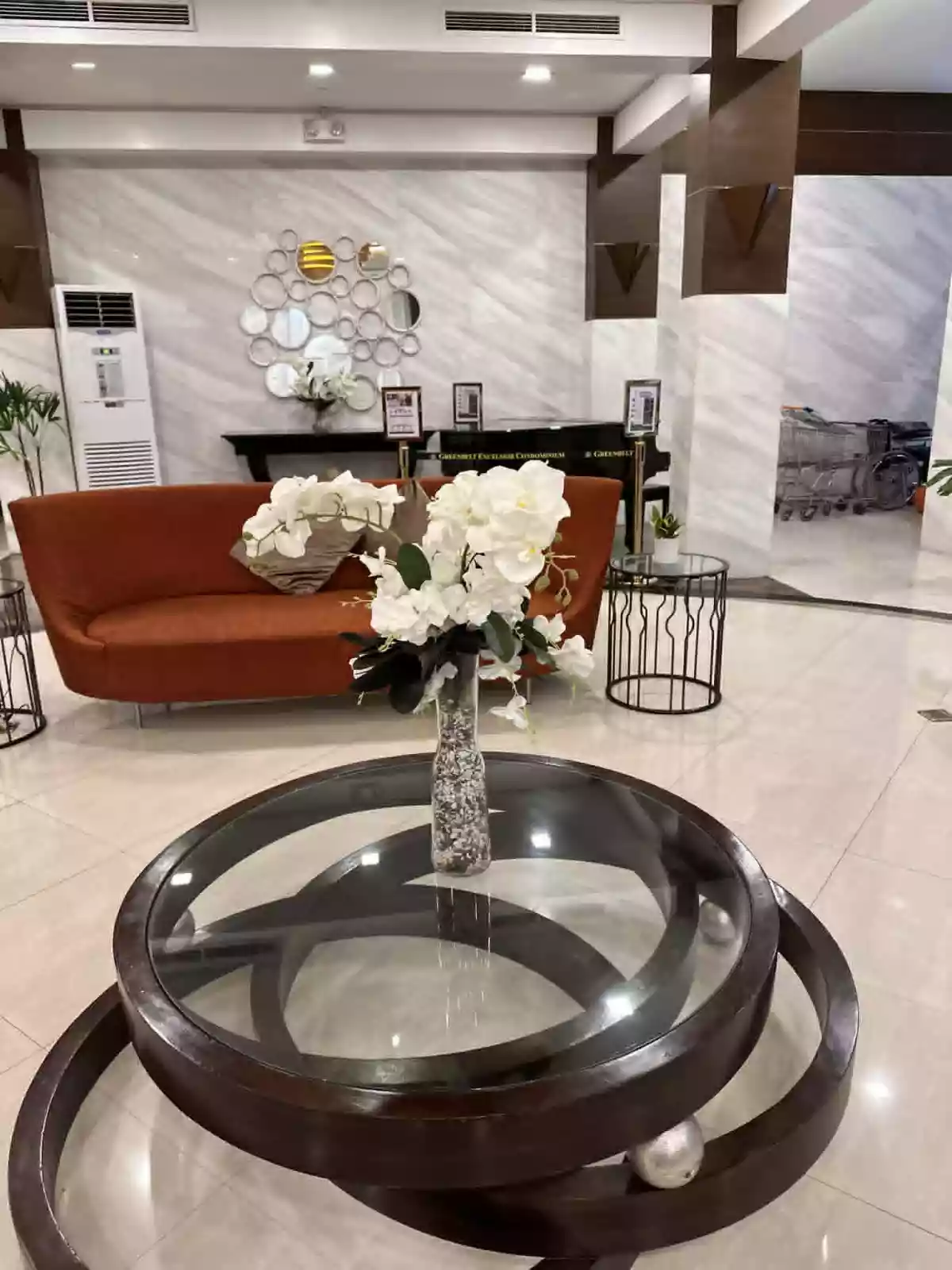 Open photo 25 of 28 — For Lease: 1BR Corner Unit with Balcony in Makati CBD Fully Furnished