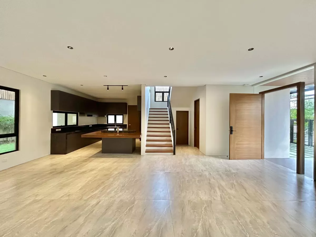 Brand-New 5-BR House for Sale | BF Homes — House and Lot in Las Piñas City, Metro Manila, 1742 — Photo 7