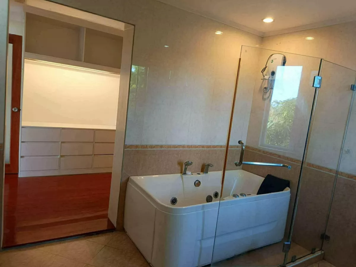For Sale: 6BR House and Lot in Mactan, Lapu-lapu City — 860 sqm — House and Lot in Lapu-lapu City, Cebu, 6015 — Photo 7