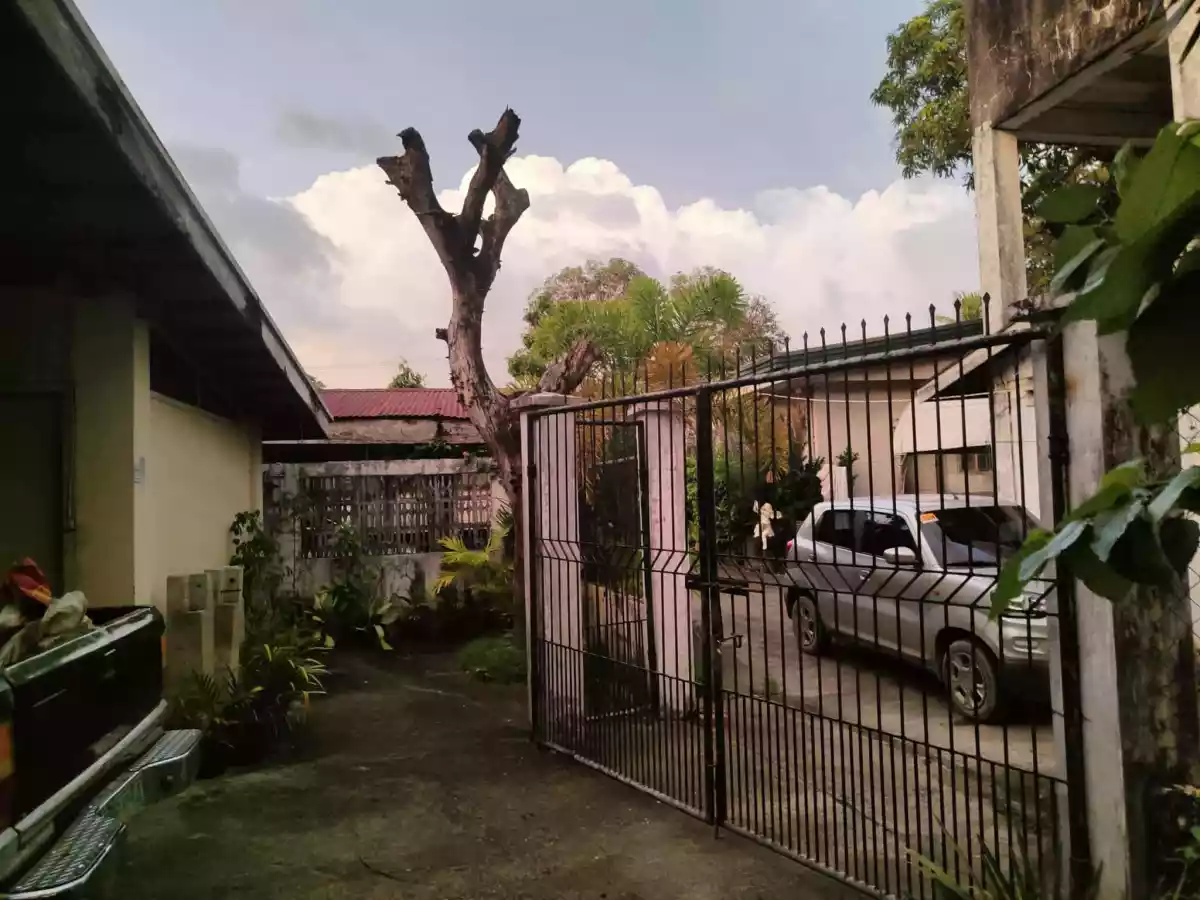 Income- Generating Property for Sale/ Villa Arevalo/ Clean Title — House and Lot in Santo Domingo, Iloilo City, Iloilo — Photo 4