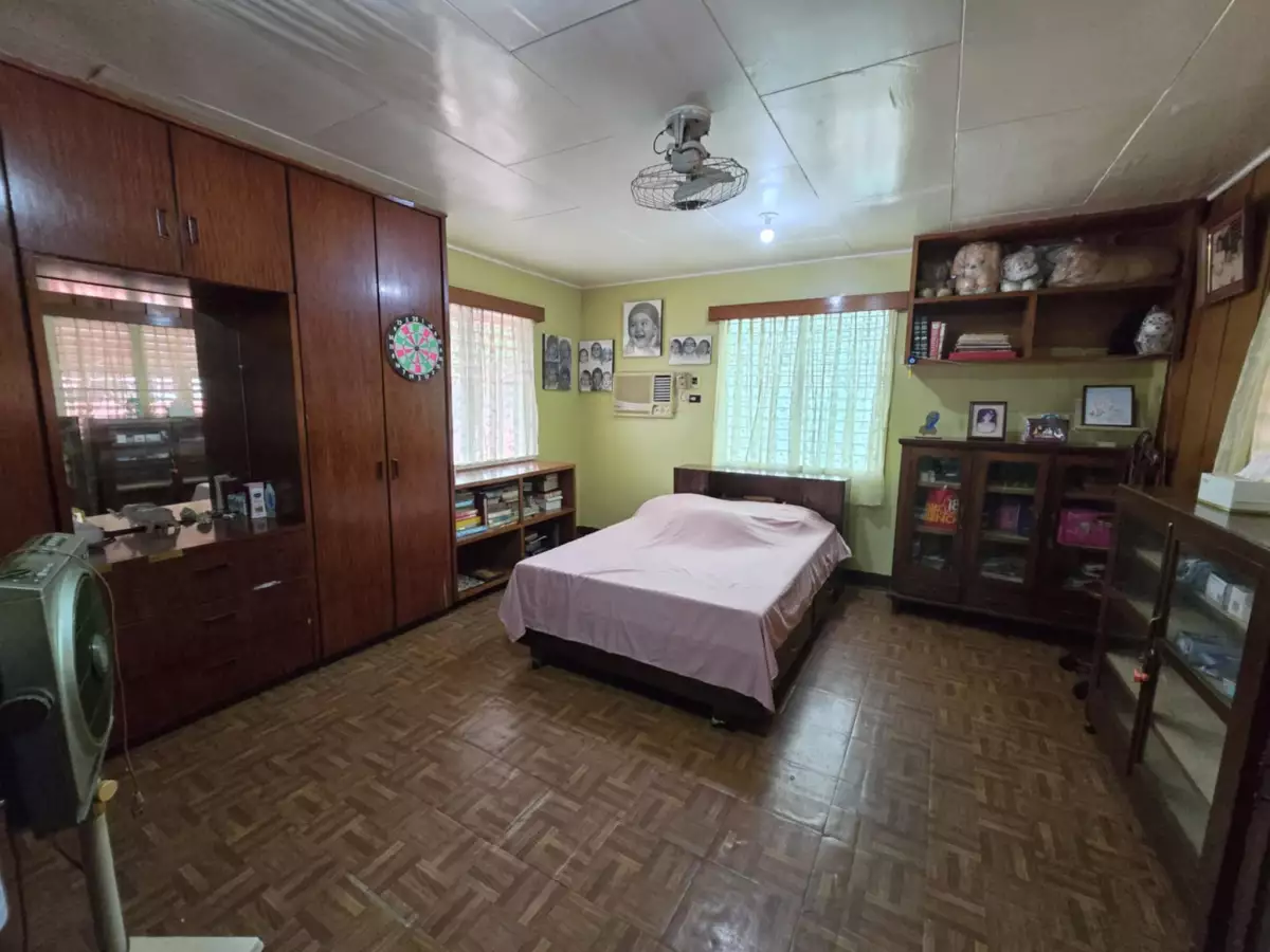 For Sale: 5BR House and Lot in Barangay 3 Pob. (Zone 3), Cadiz City — 581 sqm — House and Lot in Barangay 3 Pob. (Zone 3), Cadiz City, Negros Occidental — Photo 5