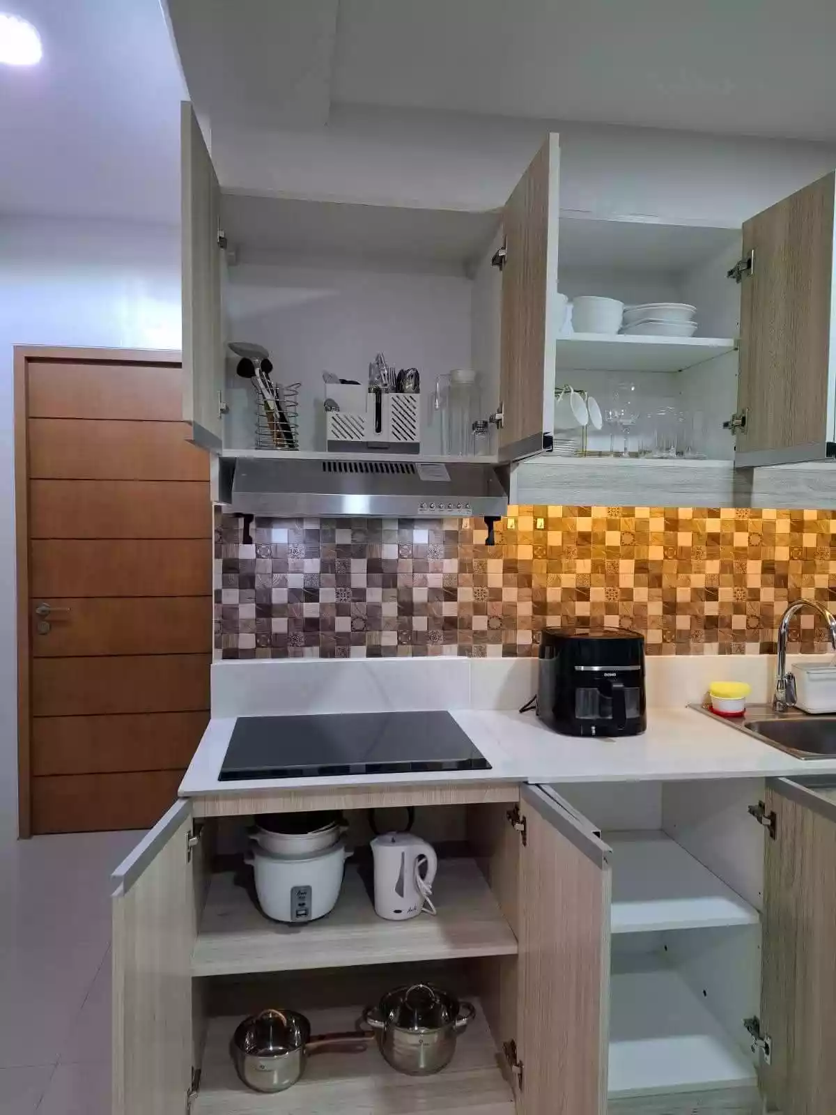 Open photo 11 of 15 — 2BEDROOM CEBU CONDO AVAILABLE FOR RENT