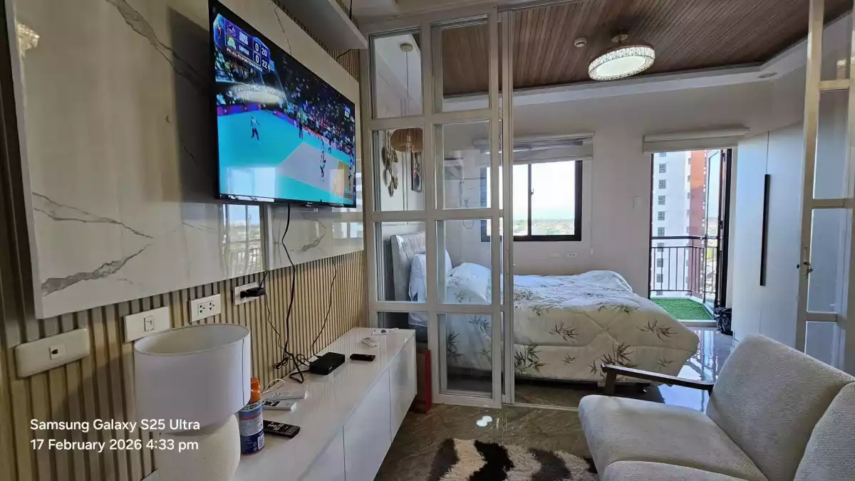 For Rent: 1BR Condo with Balcony in Royal Oceancrest Mactan, Lapu-lapu City — 30 sqm